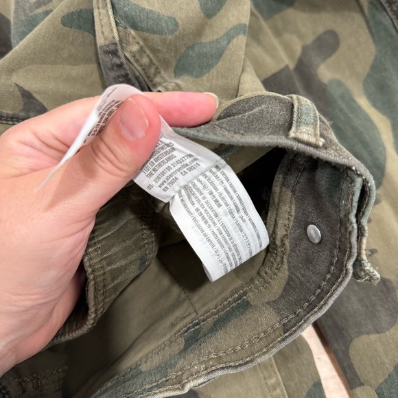 Hollister Ultra High Rise Button Fly Camo Pants Small Utility Gorpcore Raw Hem - Picture 7 of 7